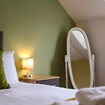 Sunflower - A Charming Family Snainton